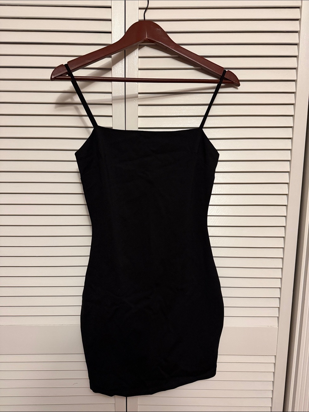 Lulu’s Classic Black Spaghetti-Strap Bodycon Dress